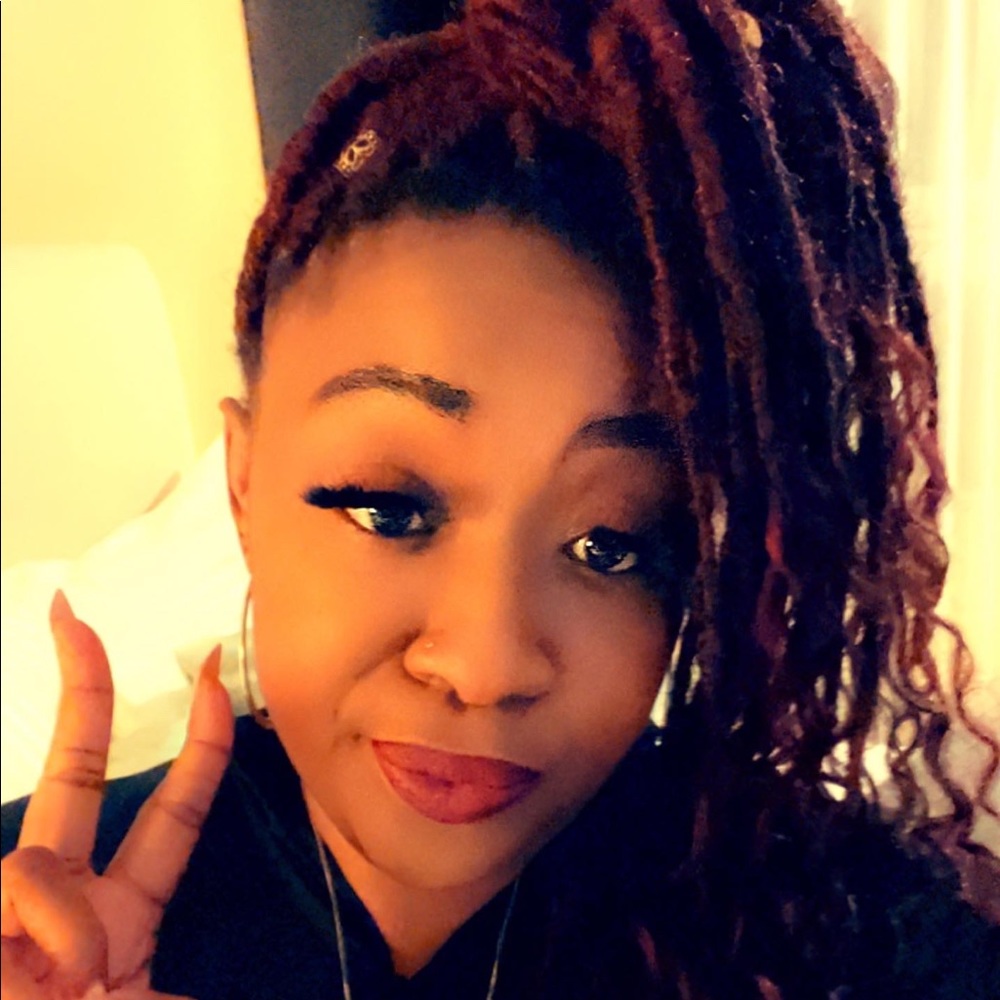 Meet your Posher, Lachelle